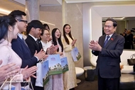 N.A. Chairman meets Vietnamese students in Italy